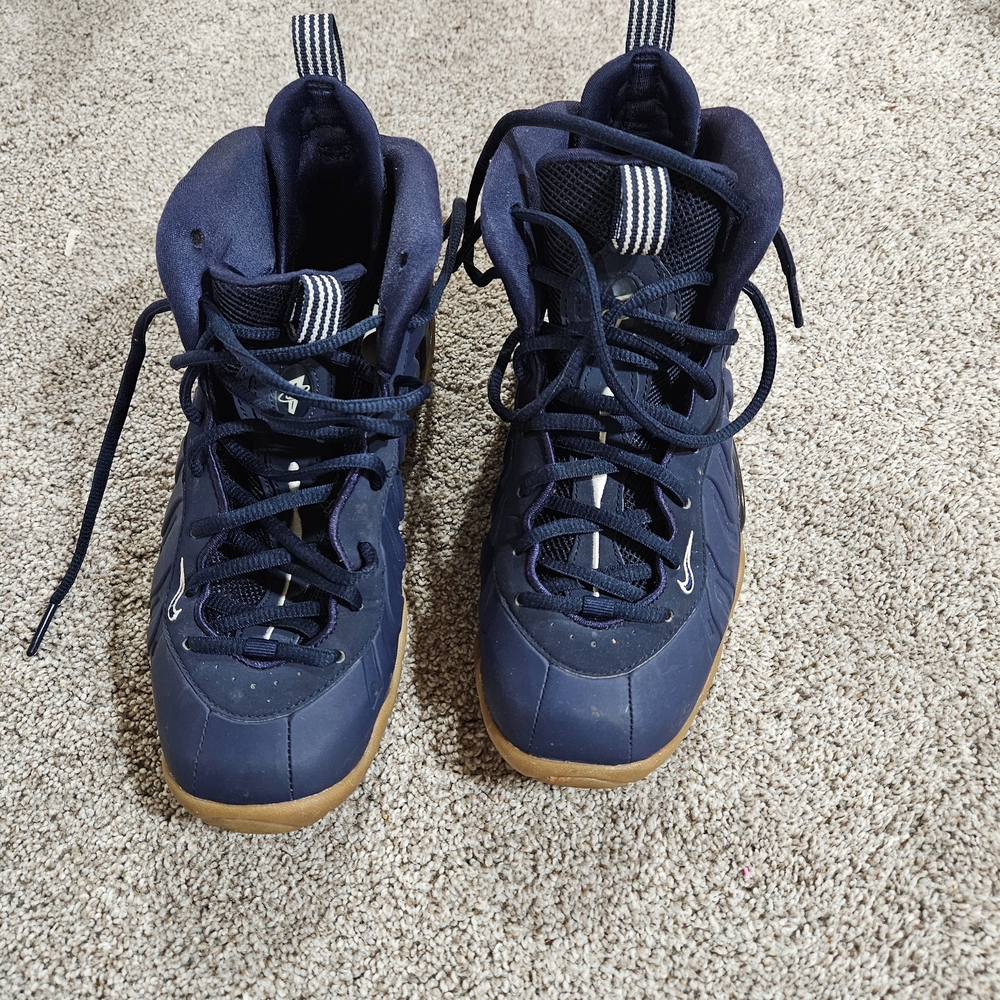 Nike Kids Dark Blue Sneakers with Gum Sole